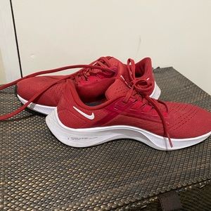 Red Nike Zooms size 8.5